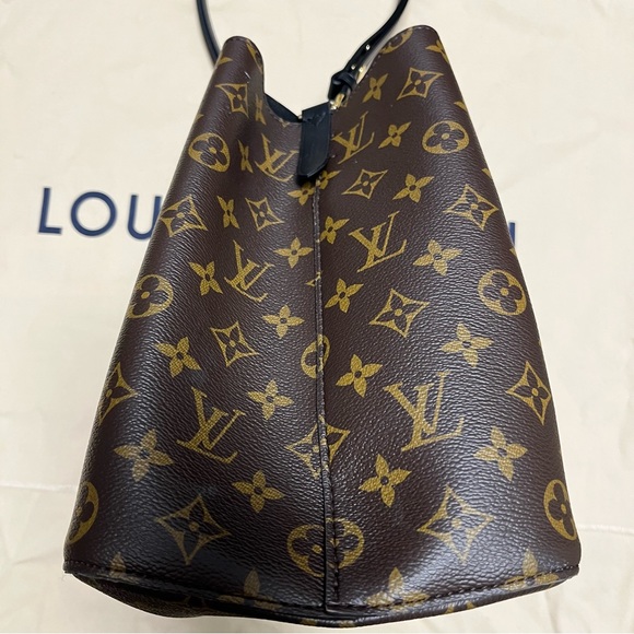Louis Vuitton Black Monogram Neonoe MM Handbag - Picture 5 of 16